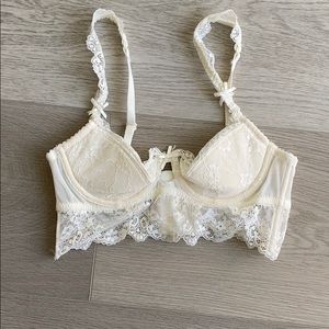 White lace lingerie bra